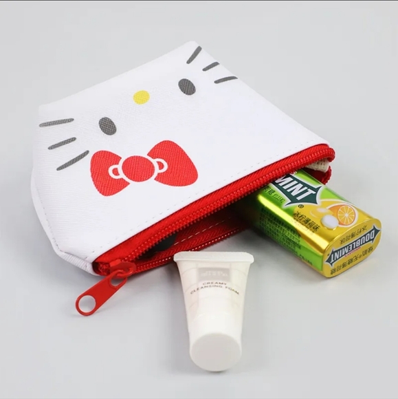 Hello Kitty Zippered Pouch - Picture 3 of 4